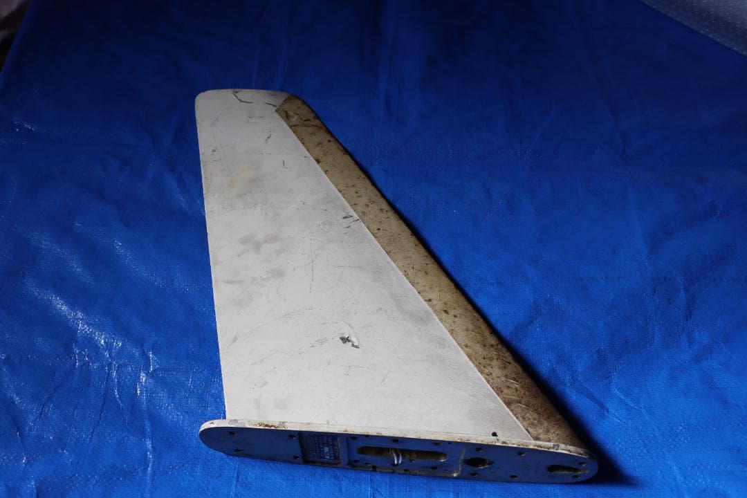 飛行機のアンテナ(VHF ANTENNA)