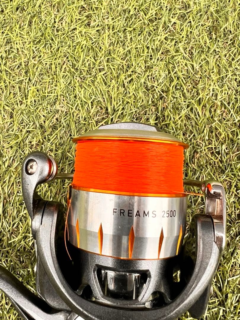 11 FREAMS 2500 レアスプール付き フリームス