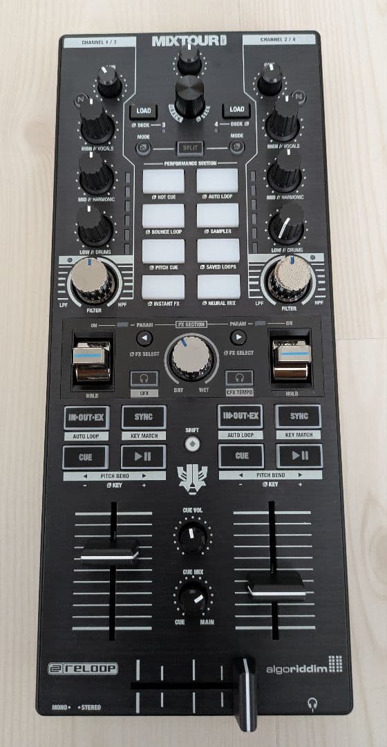 Reloop Mixtour pro DJコントローラー