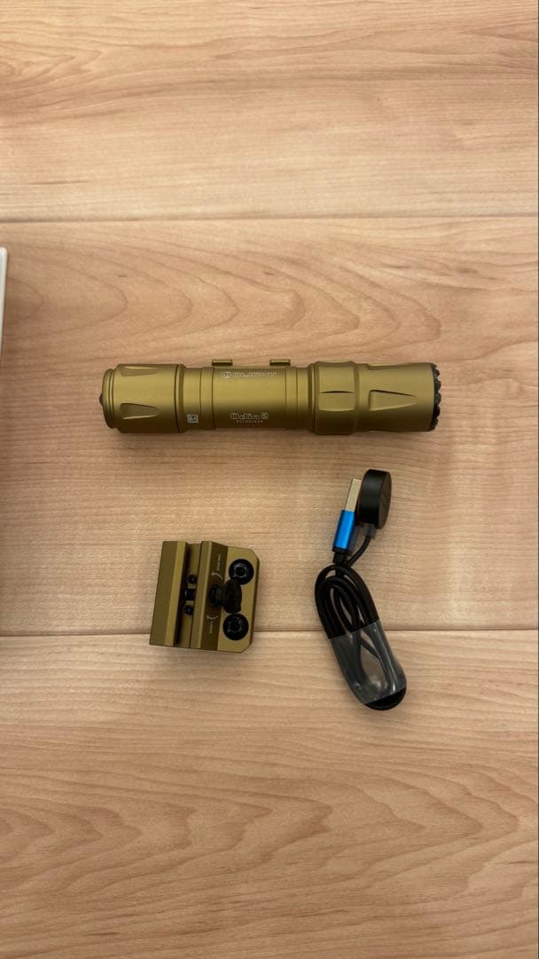 Olight Odin S デザートタンカラー