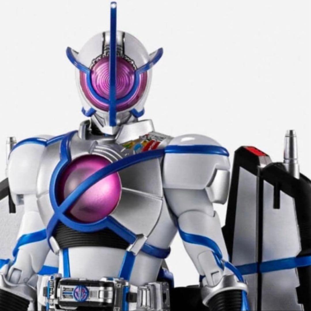 【本日発送】S.H.Figuarts（真骨彫製法） 仮面ライダーサイガ