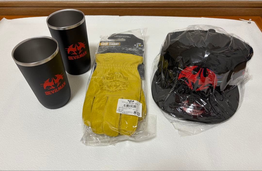 グリップスワニーVRデビルマン展 コラボG1グローブ 他
