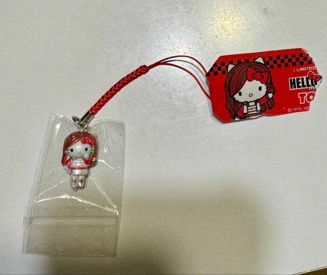 ハローキティ根付けストラップ　 meets TOM’Sストラップ　レア