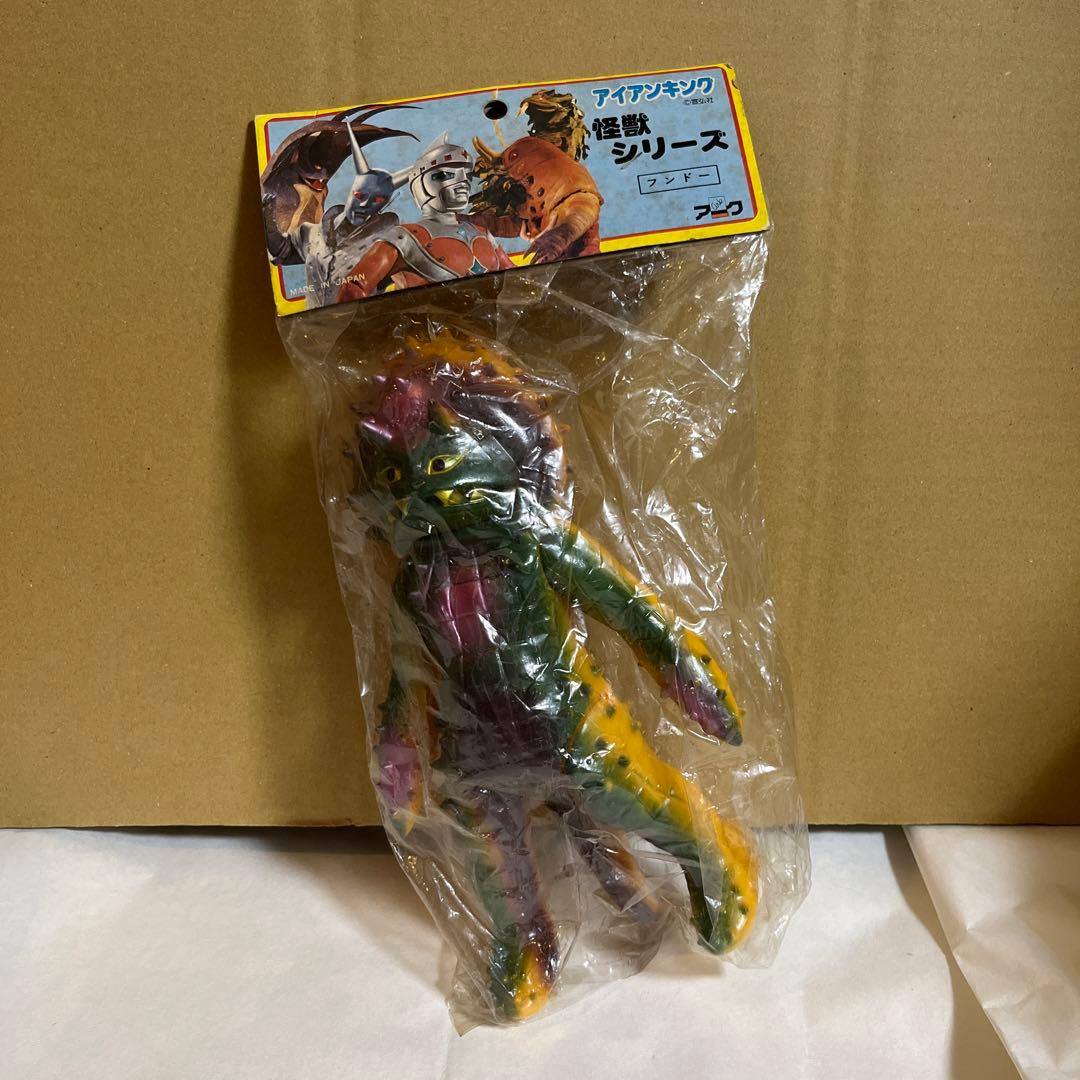 ⚠️未開封　シルバー仮面　フンドー星人　アーク　怪獣シリーズ　スタンダードサイズ