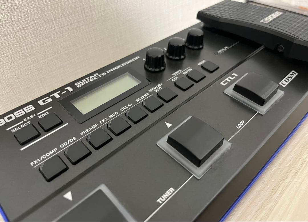 BOSS GT-1 ギターエフェクター 本体と純正ACアダプター付き