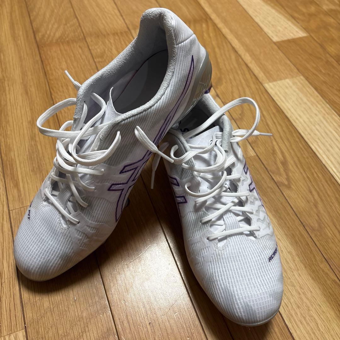asics アクロス