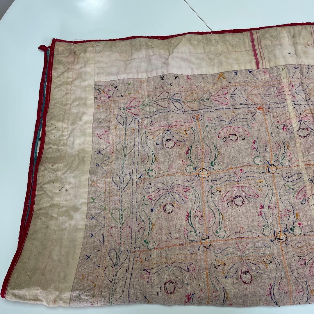 ウズベキスタン　刺繍テーブルクロス 約92cm x 92cm