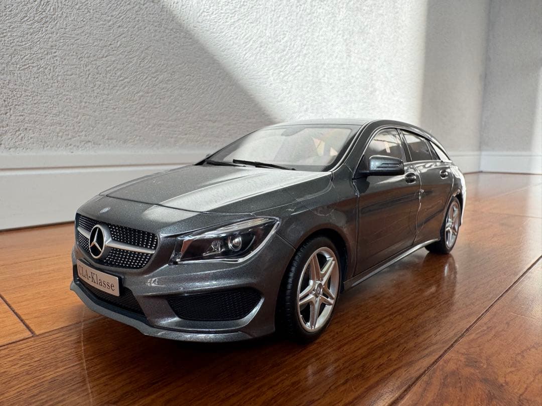 ノレブ　メルセデス・ベンツ CLA シューティングブレーク　1/18