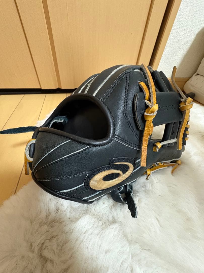 さいごうどんアシックスゴールドステージ内野用グローブ