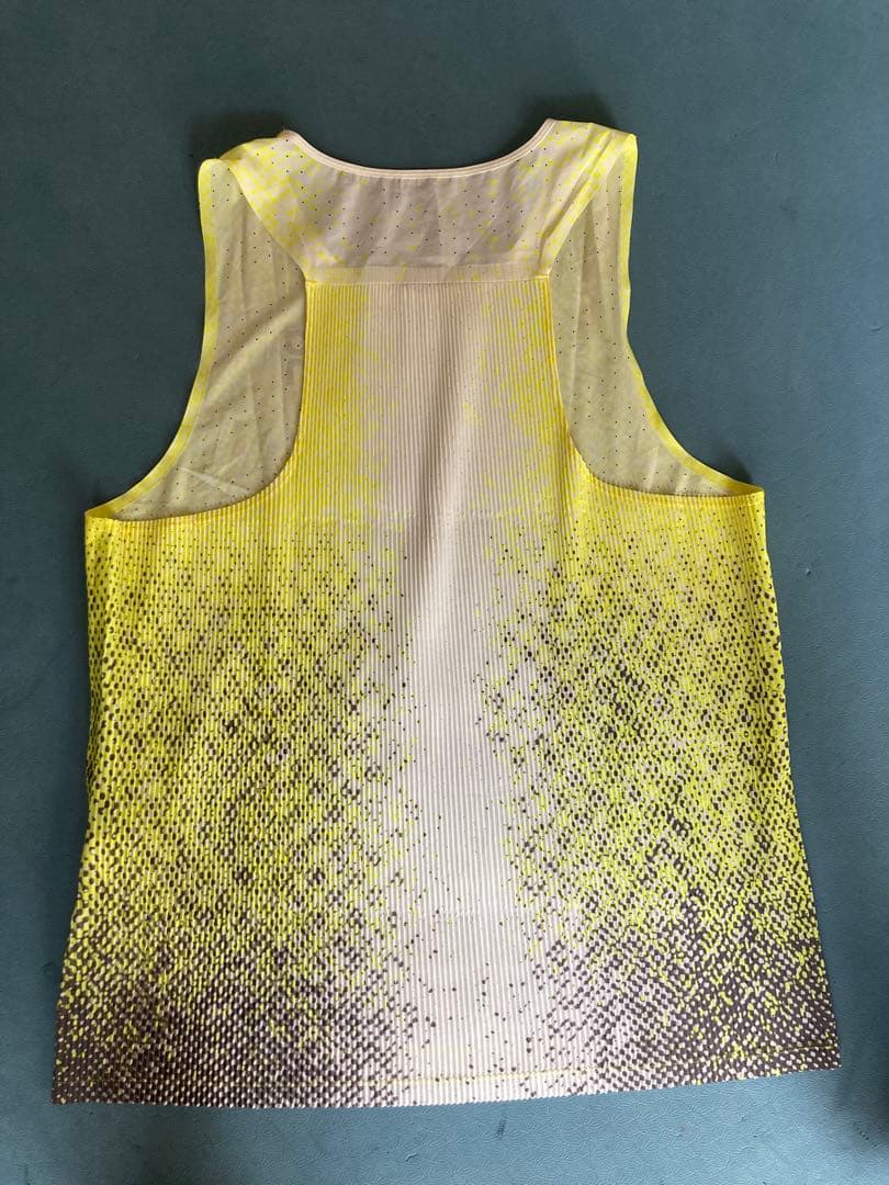 on Race singlet Mサイズ
