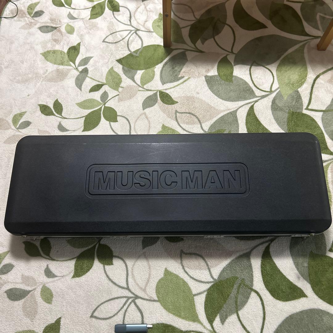 MUSIC MAN ベースケース 鍵付き　スティングレイ5