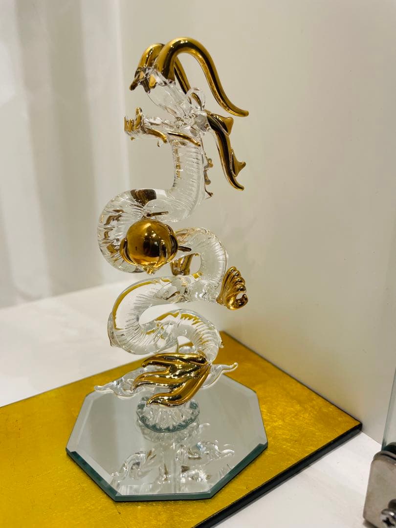 クリスタル製ドラゴン像 金色装飾