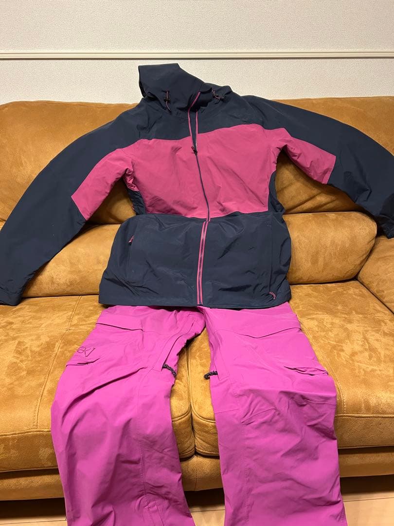 Burton ak スノーボードウェア　上下セット
