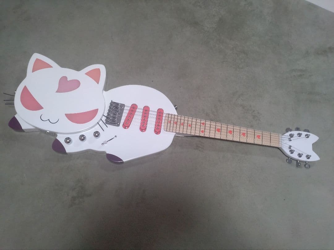 猫　エレキギター LED付き