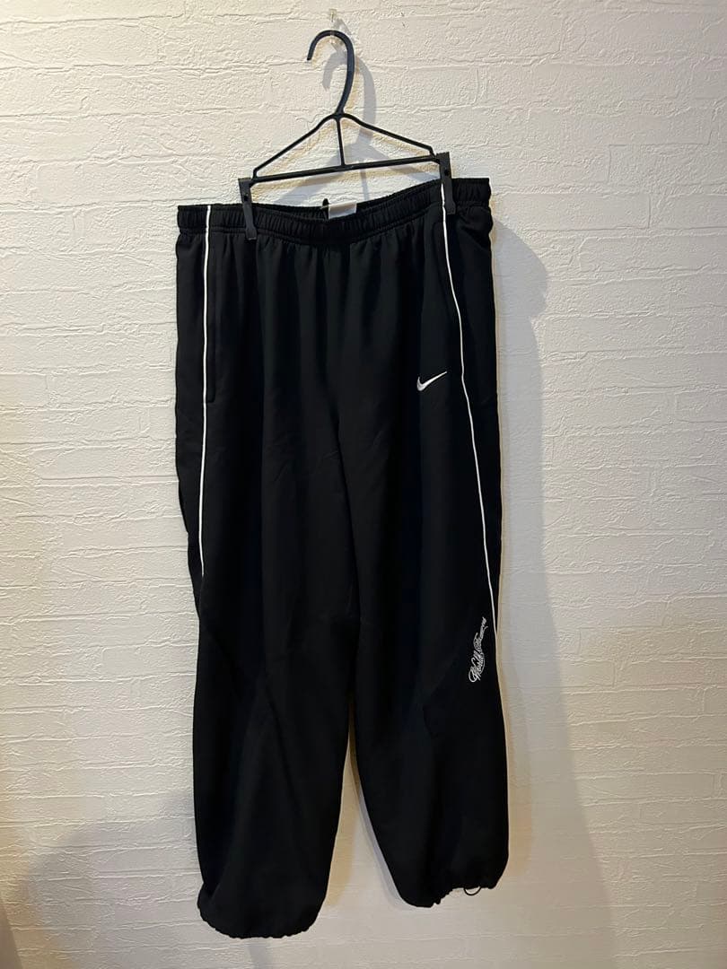 supreme NIKEコラボ　トラックパンツブラック　Mサイズ