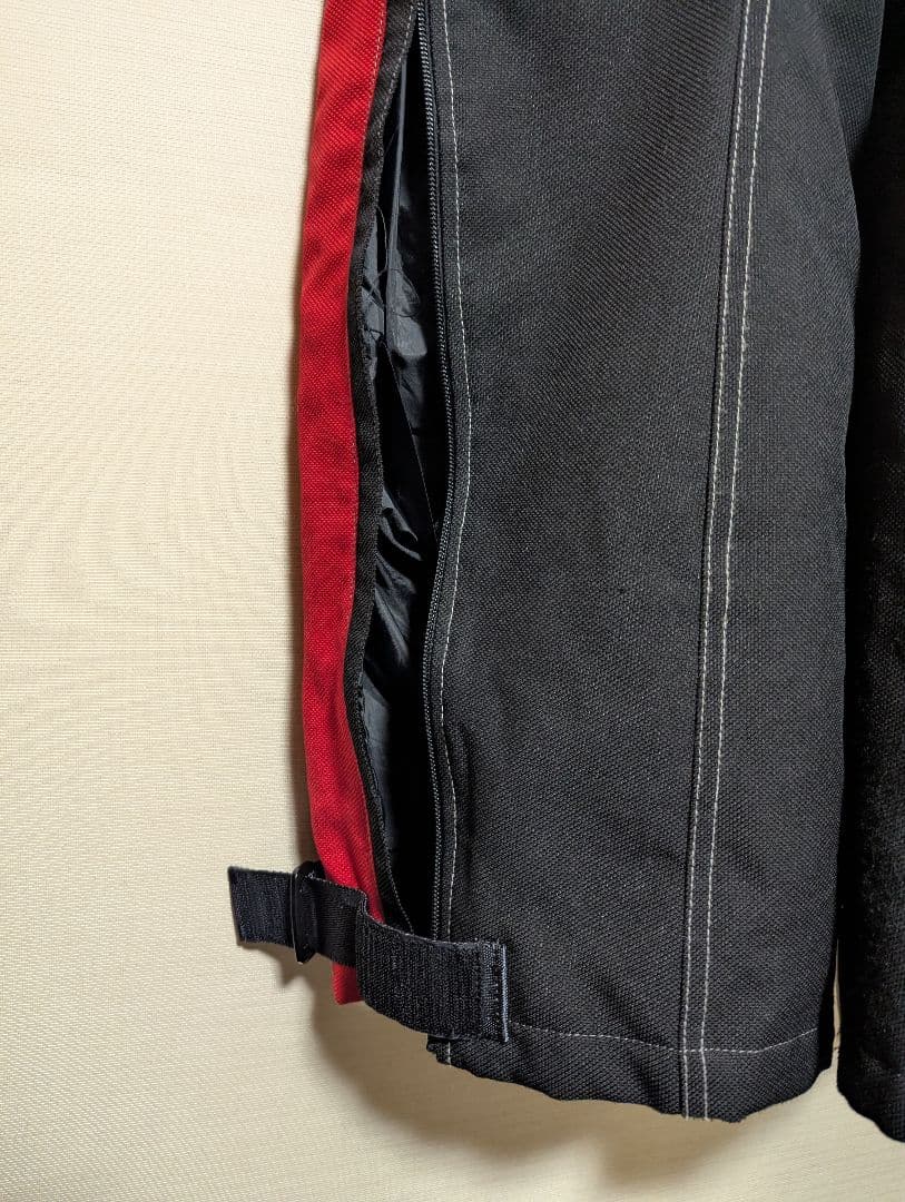 DESCENTE サスペンダー付きオーバーオール 黒赤