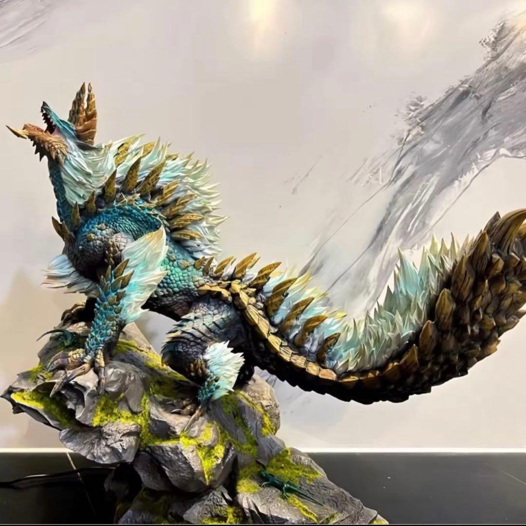 モンスターハンター　ジンオウガ　フィギュア　LED付