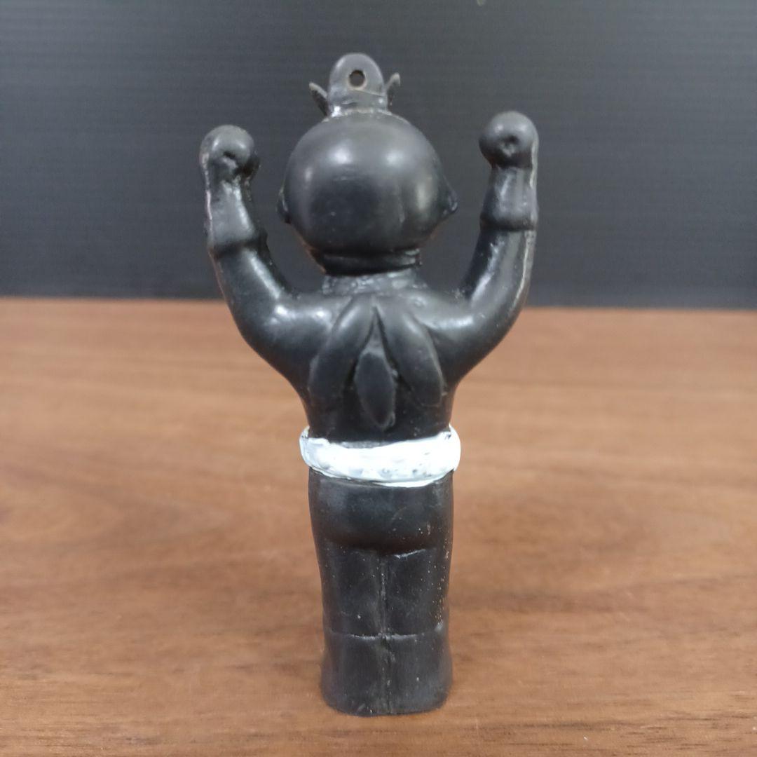無版権　パチモノ「仮面ライダー」風ペンダント・トップ「黒」ミニソフビフィギュア