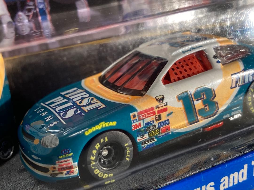 ミニカー Ford Taurus and Tool Box #13