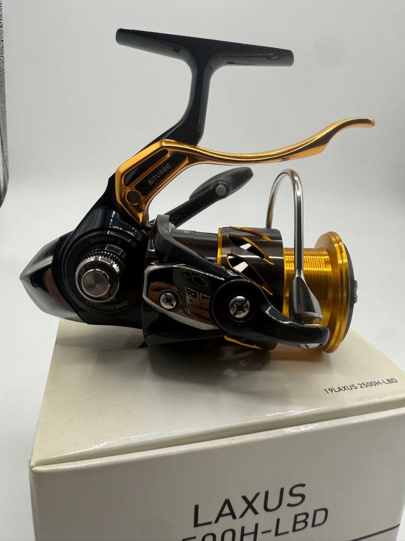 Daiwa LAXUS2500H-LBD スピニングリール