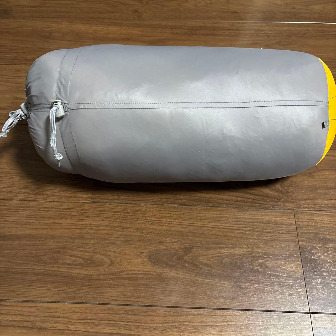 INa mont-bell Down Hugger 650 寝袋