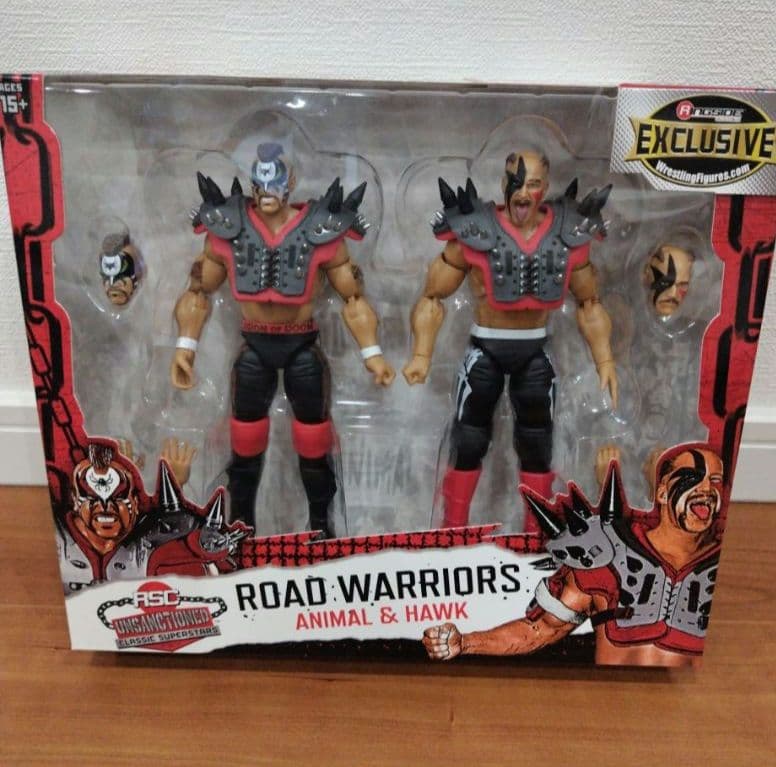 プロレス　ロード・ウォリアーズ　フィギュア　グレー