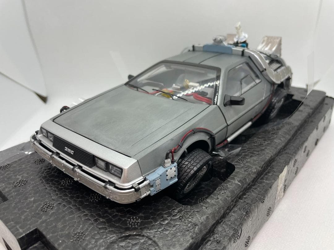 205-100 HotWheels 1/18 バック トゥ ザ フューチャー