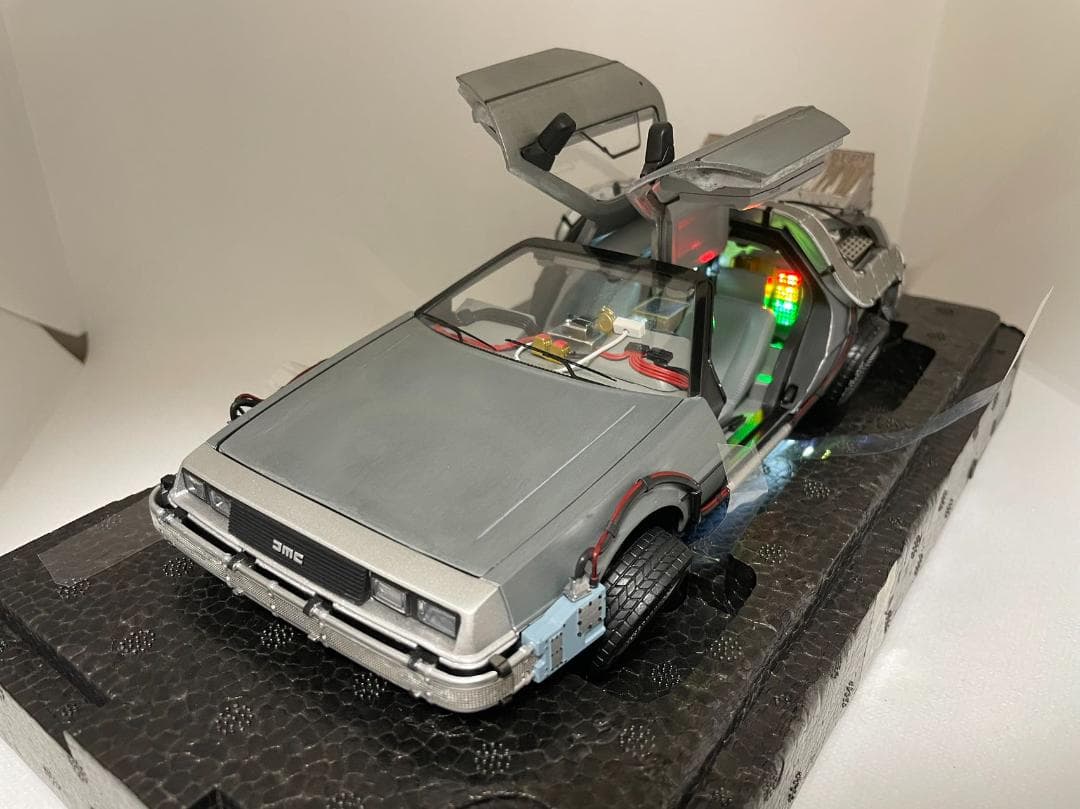 205-100 HotWheels 1/18 バック トゥ ザ フューチャー