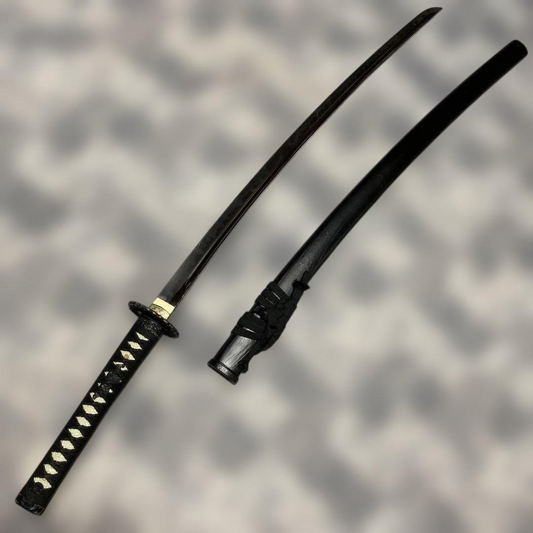 居合刀 黒柄 菊花透し丸鍔 黒木肌鞘