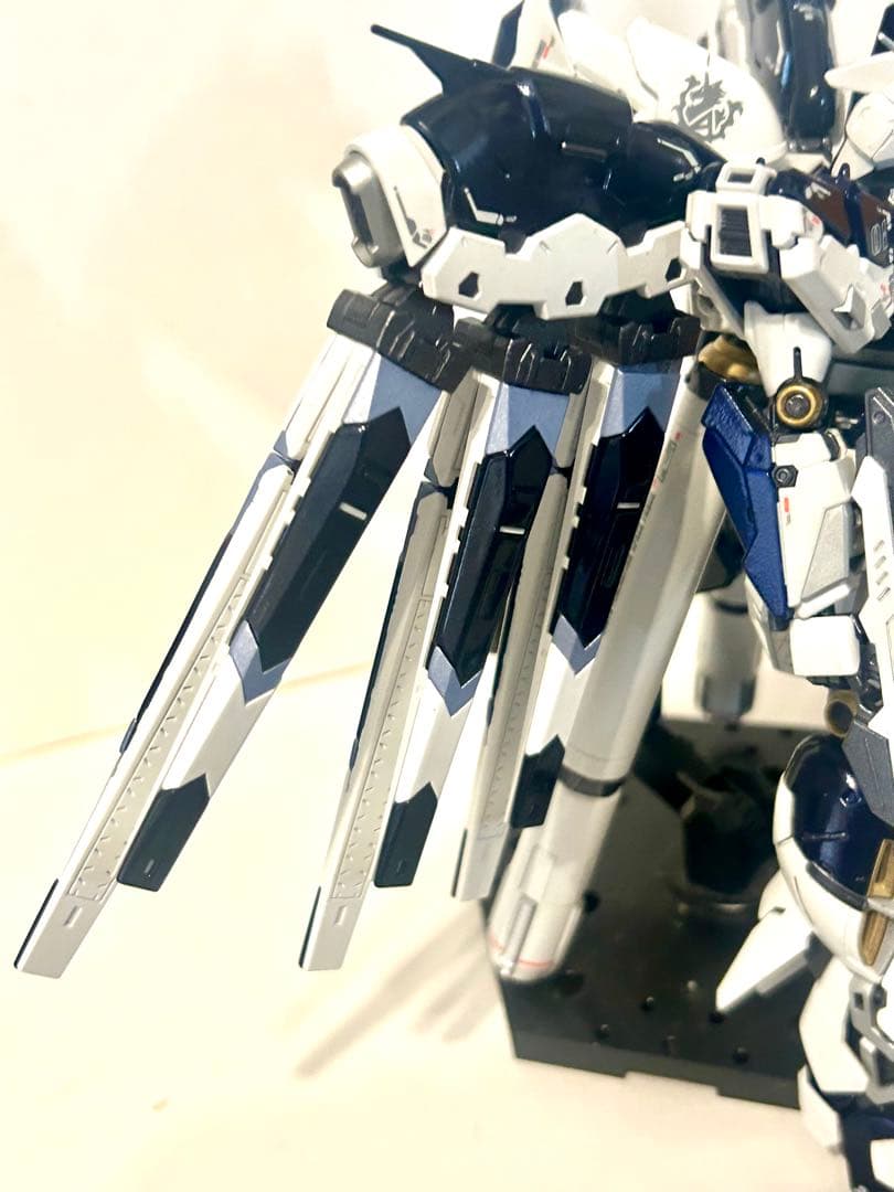 RGハイニューガンダム完成品 全塗装