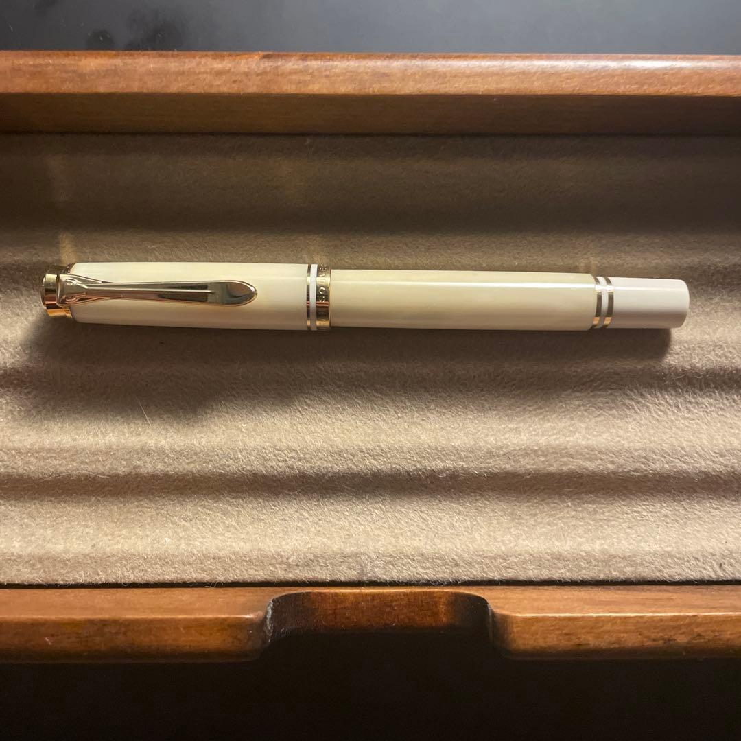 ペリカン　m320 パールホワイト　万年筆