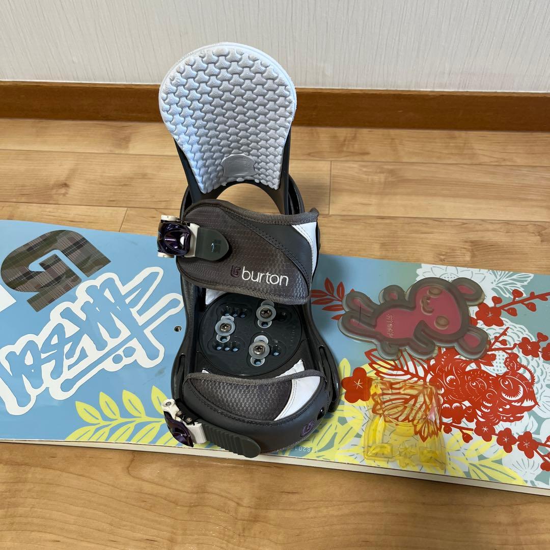 バートン スノーボード 花柄　初心者向け
