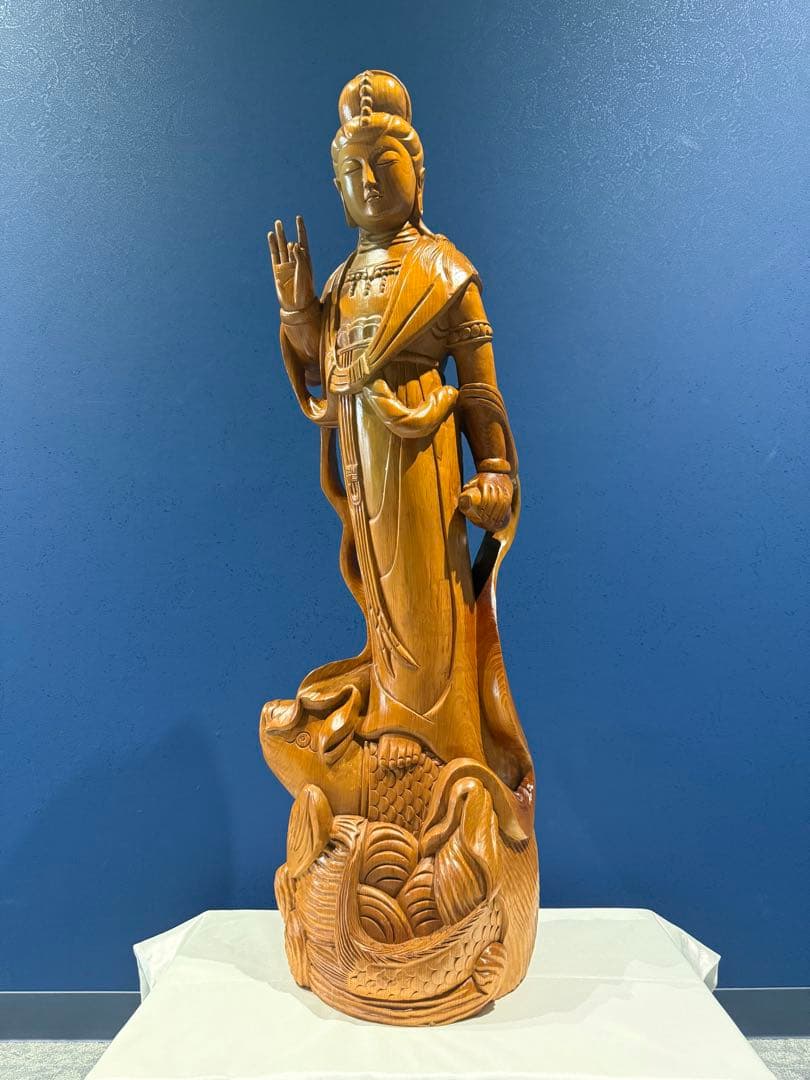 木製観音像 約88cm 魚の彫刻付き