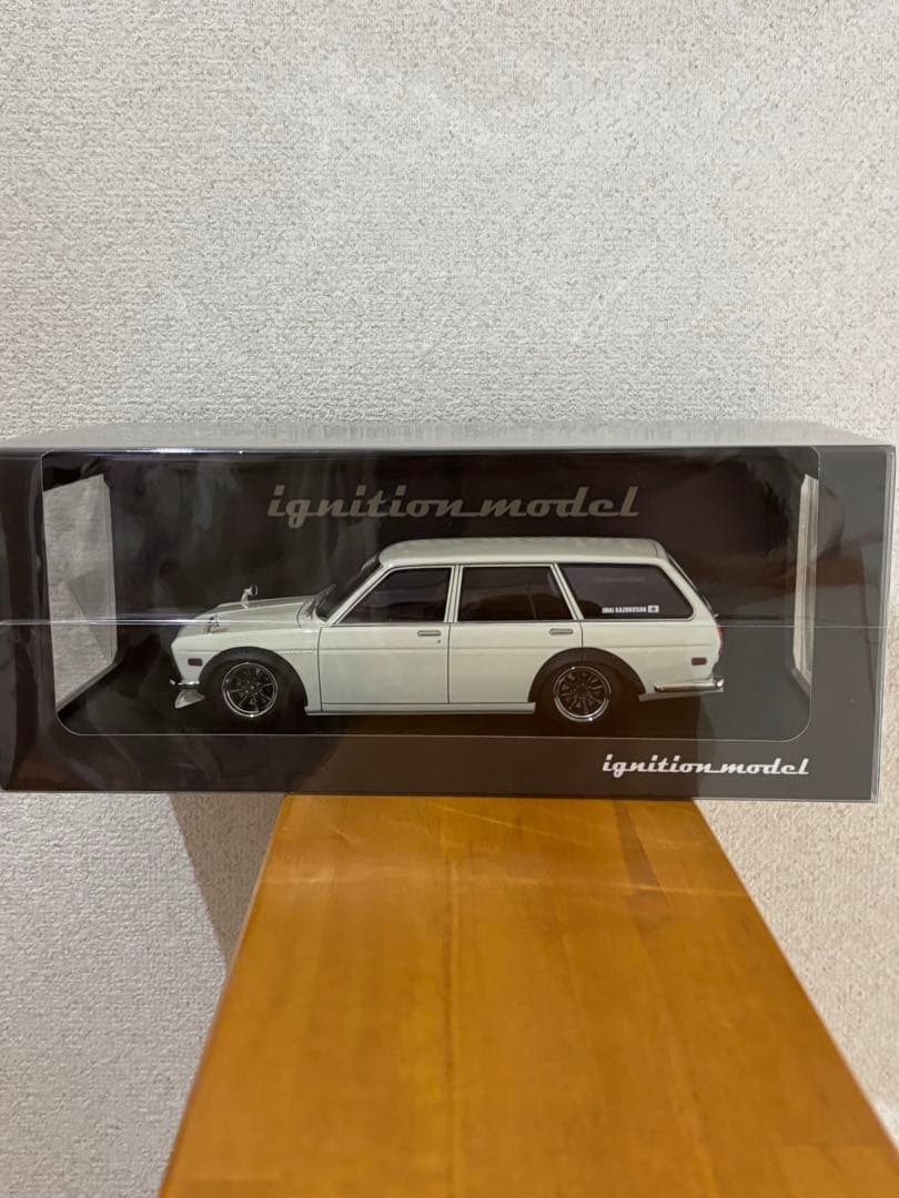 イグニッションモデル 1/18 510ブルーバード　バン