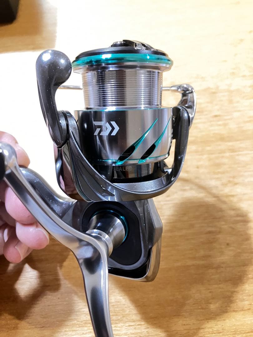 ダイワ 25 エメラルダス AIR PC LT 2500-DH