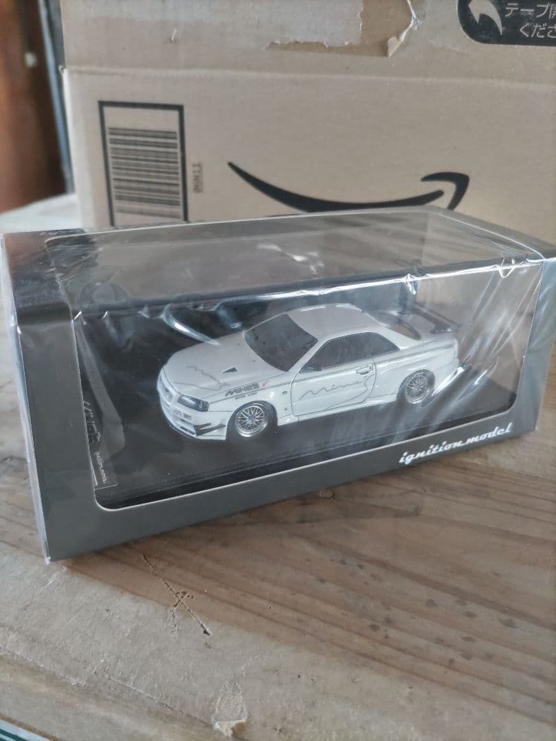 新品未開封　スカイラインGT-Rマインズ（R34）イグニッションモデル　1/43