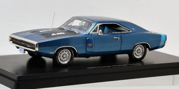 auto world 1970 ダッジ チャージャー R/T(ブルー)