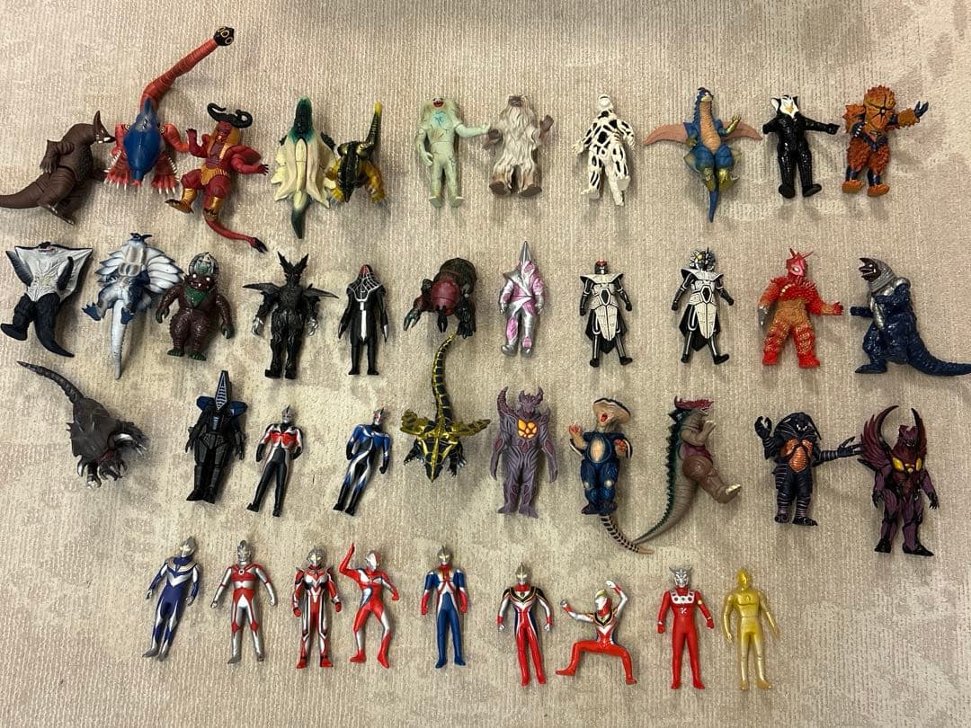 ウルトラマン&ウルトラ怪獣ソフビフィギュア40体まとめ売り