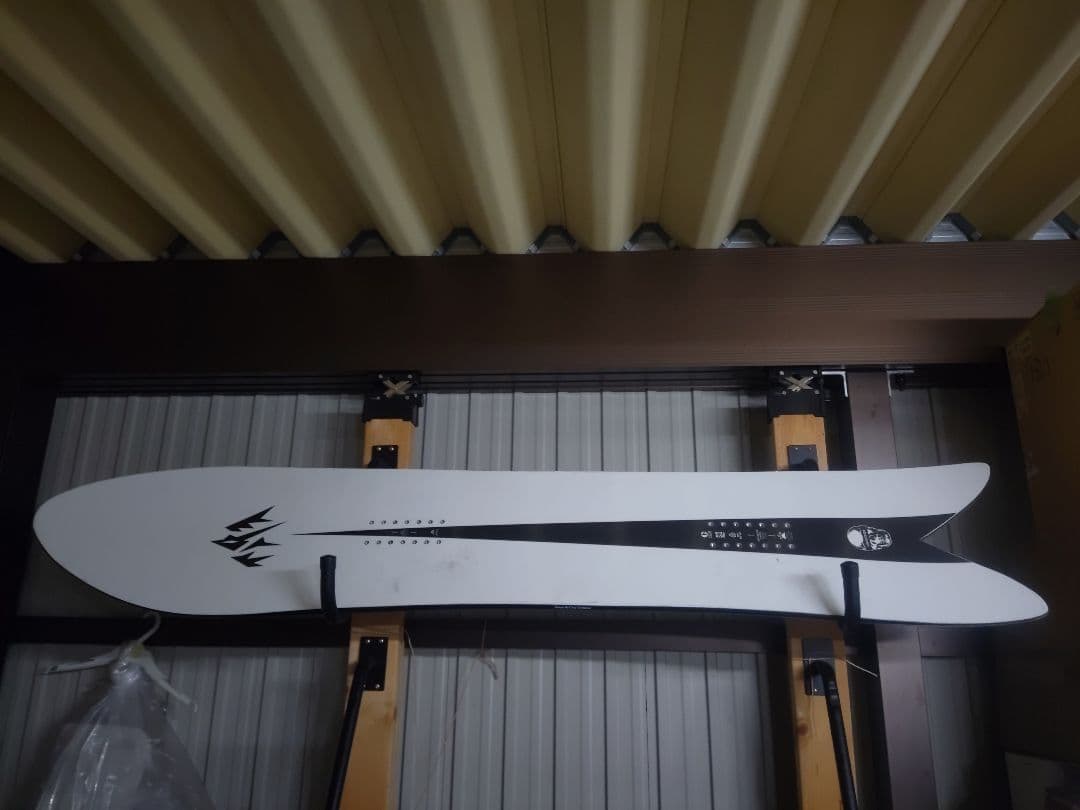 23-24 モデル JONES STORM WOLF