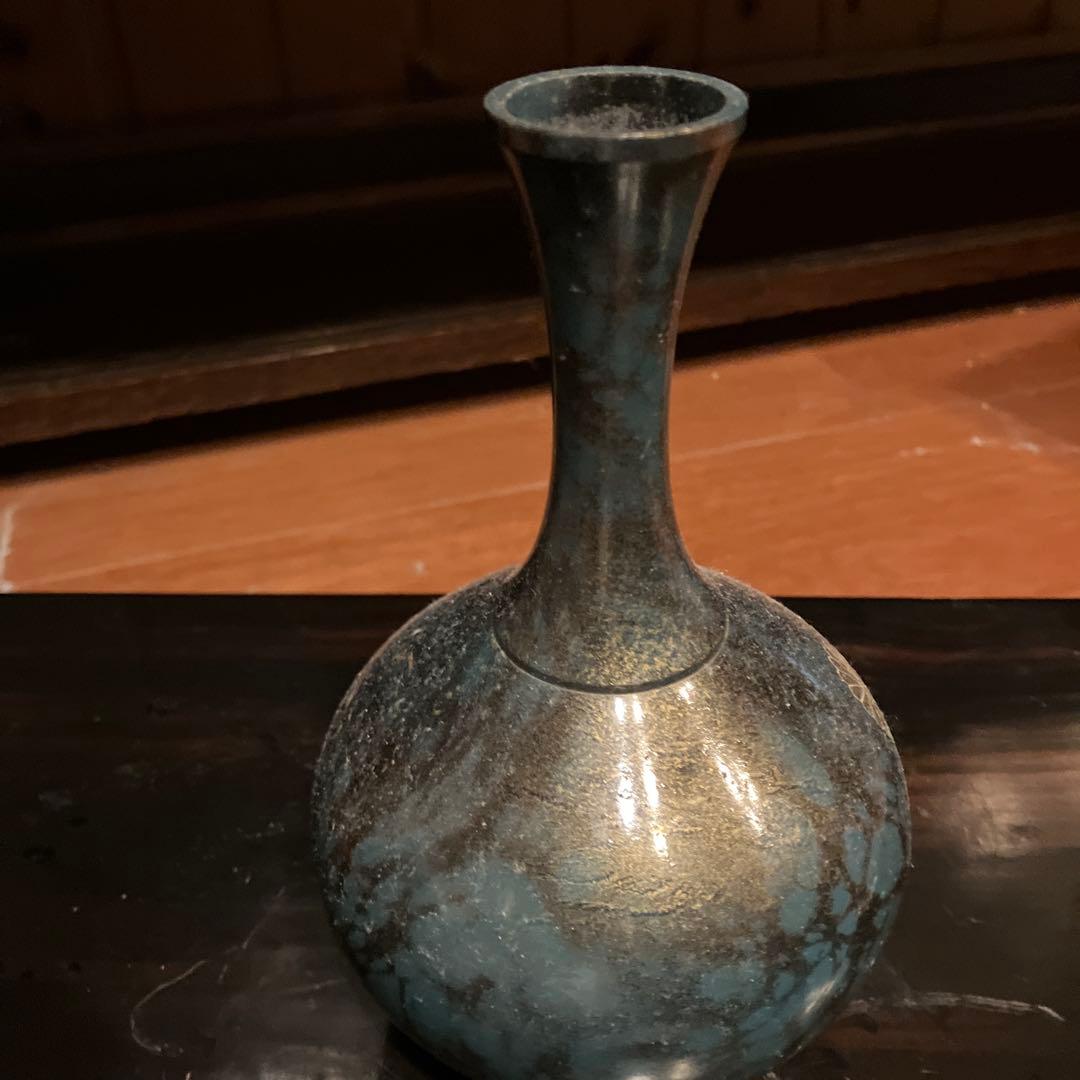 花瓶　金属製