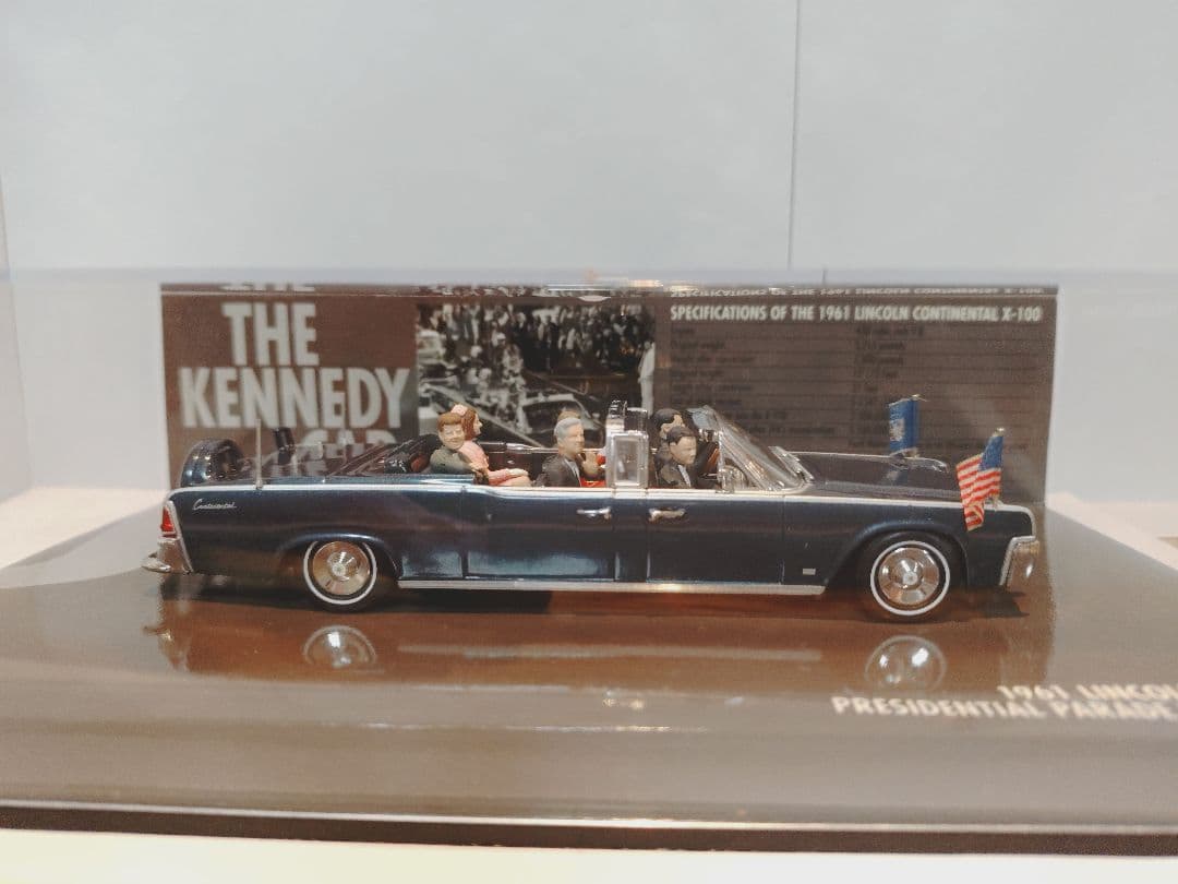 ミニチャンプス 1/43 1961 リンカーンコンチネンタル X-100