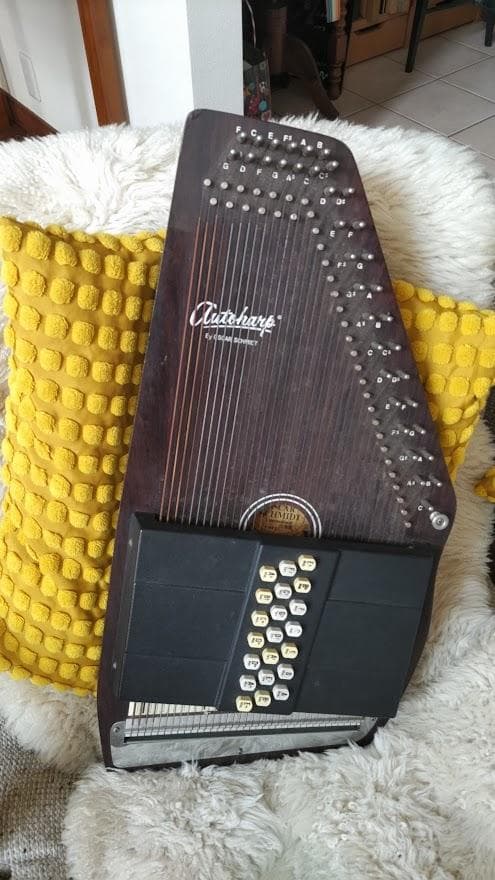 Oscar Schmidt 21コードのクラシックオートハープ