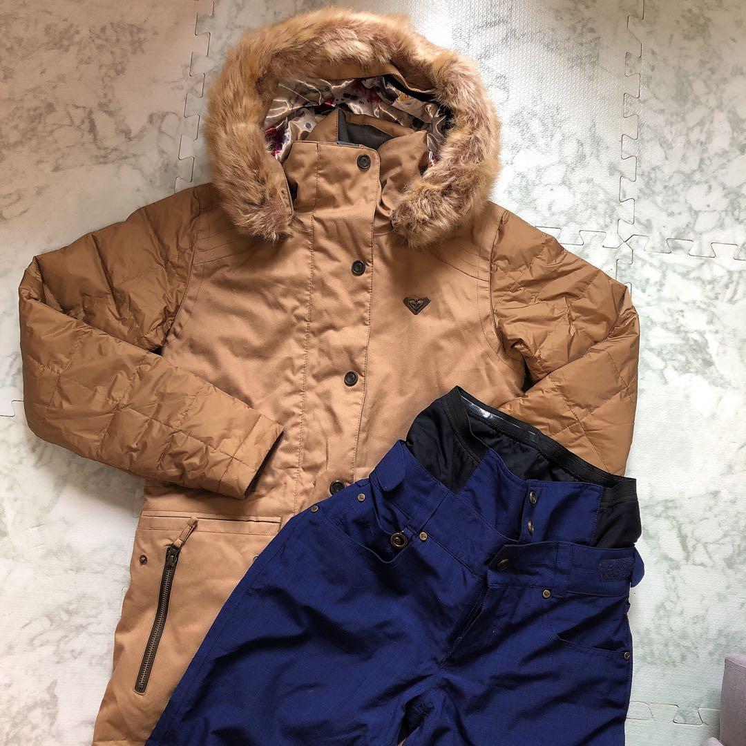 ベージュ ダウンジャケットとスノーボードパンツ セット　ROXY スキーウェア