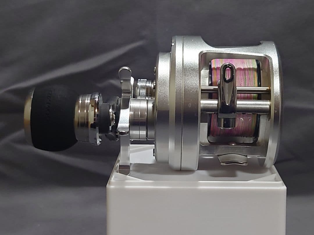 リール SHIMANO 13 OCEA CALCUTTA 300HG