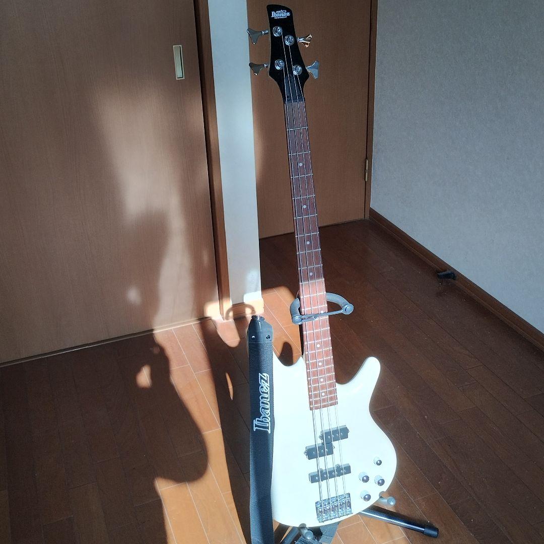 Ibanez アイバニーズ　Gio　　GSR200 2021年製 新品同様