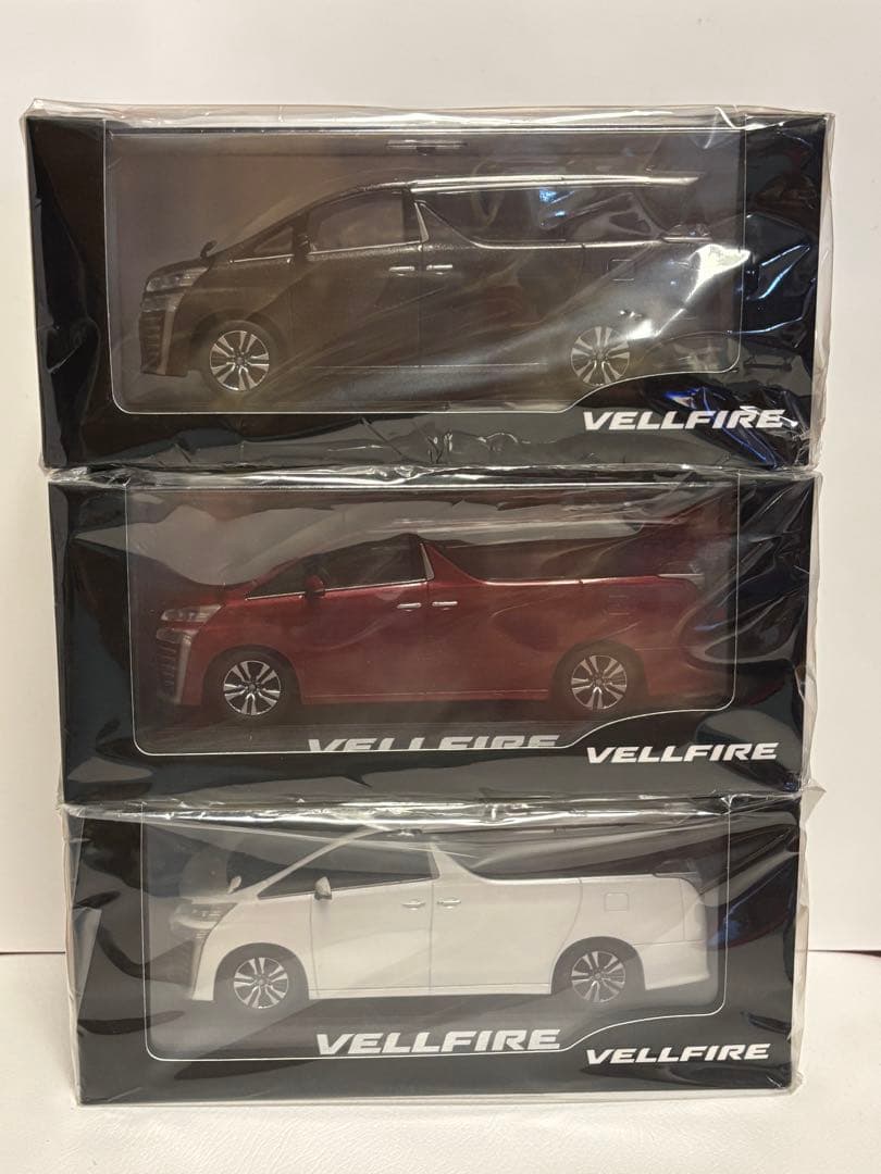 TOYOTA ヴェルファイア30系後期ミニカー1/30ダイキャスト製　3台セット