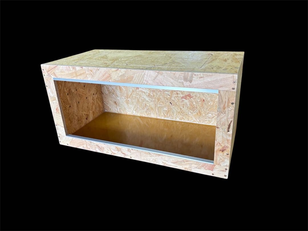 爬虫類ケージ　60×30×30㎝　付木有　配線穴右上+キャップ　ストッパー付属