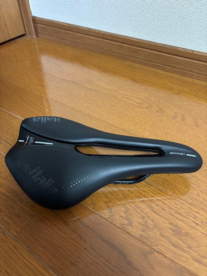 セライタリア　NOVUS BOOST EVO TM SUPERFLOW サドル
