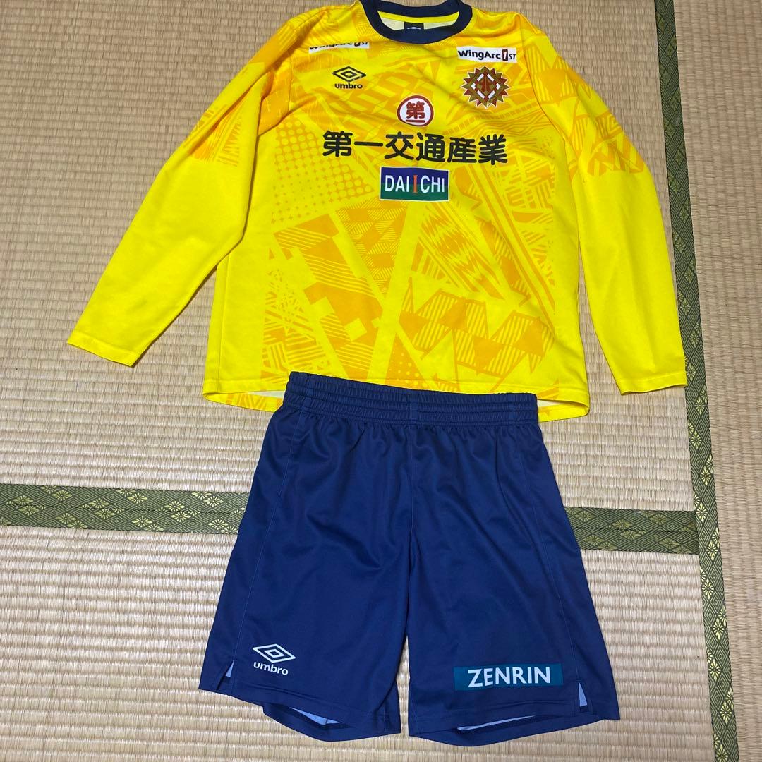 ギラヴァンツ北九州 練習着　長袖シャツLサイズとショーツMサイズセット