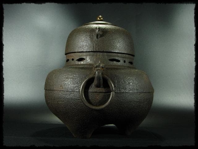 鬼面 鉄 風炉釜 鉄風炉 平丸釜 茶釜 茶道具 u58